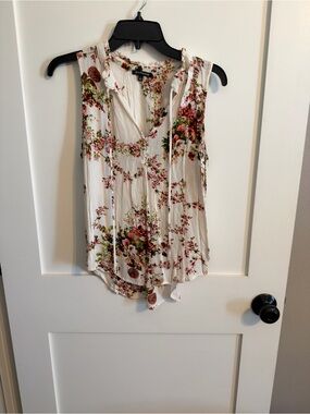 Pink Clover White Floral Sleeveless V-Neck Tie Tank